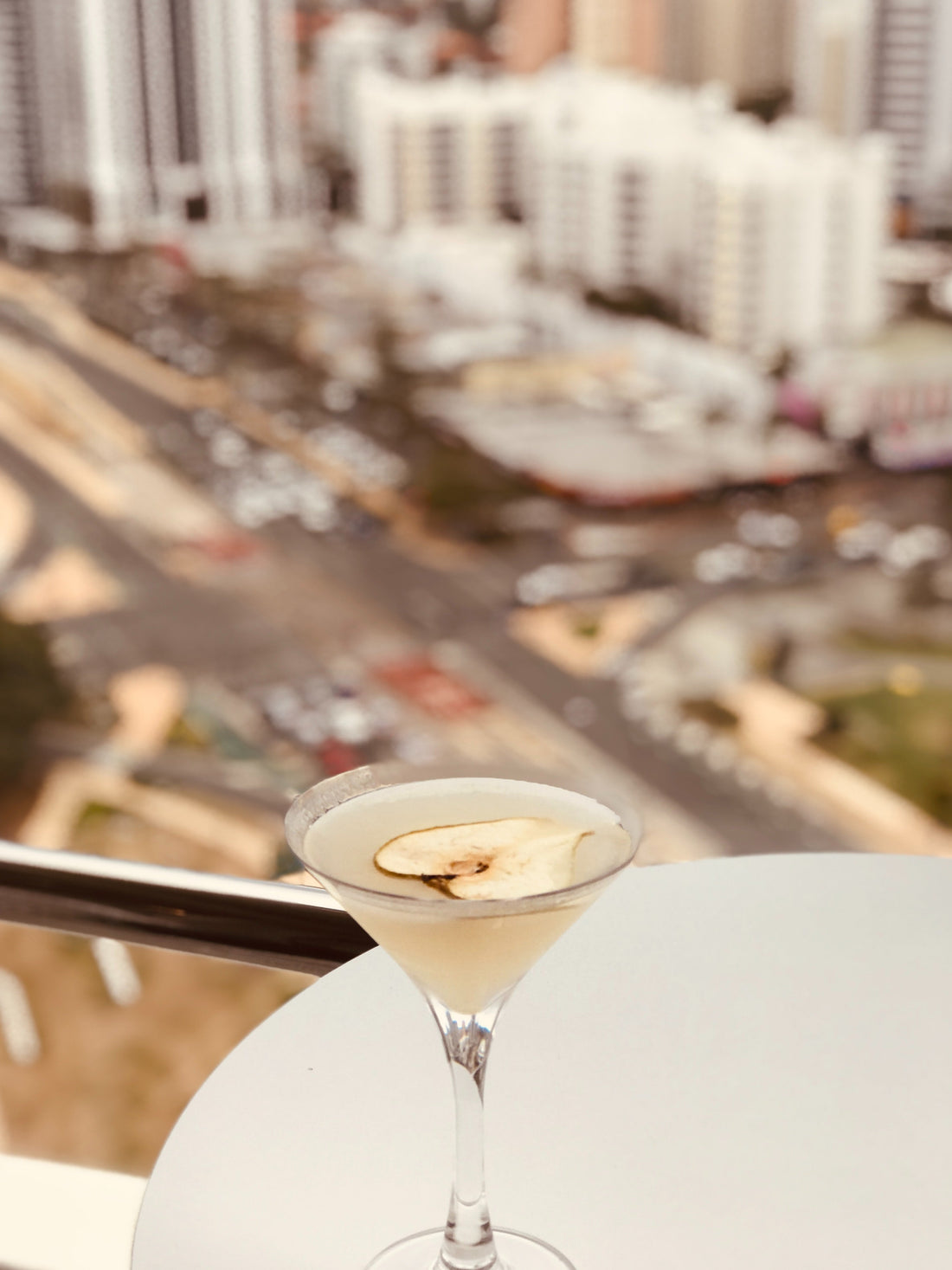 Apple Martini Recipe - theskinnyfoodco