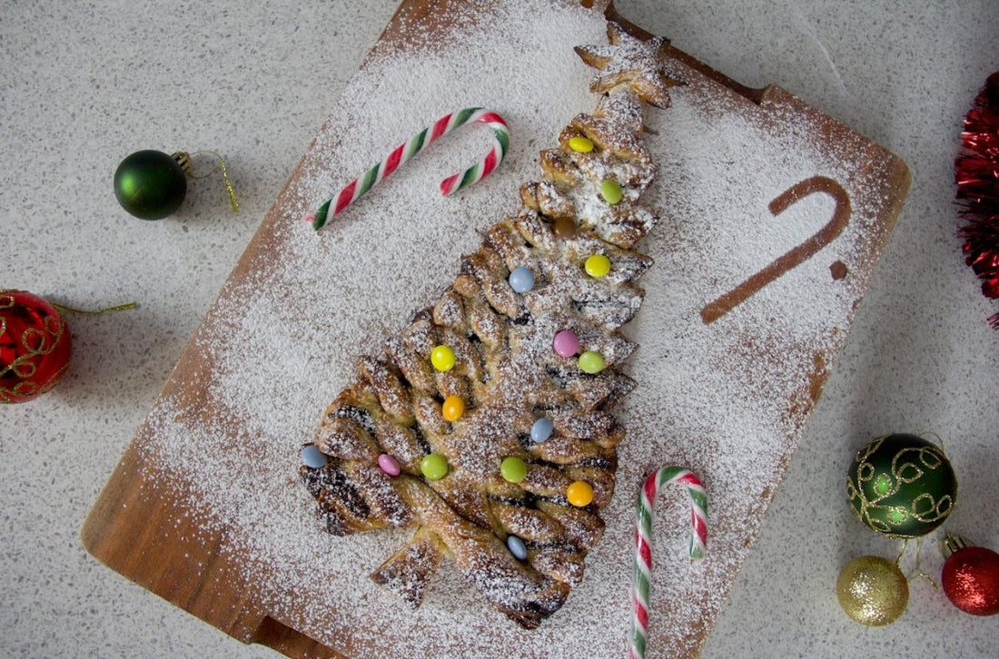 Божићна јелка од пецива од чоколаде и лешника - тхескиннифоодцо