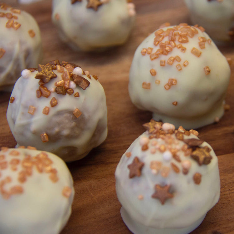 Gingerbread Truffles Recipe theskinnyfoodco