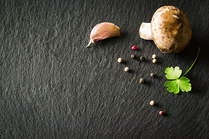 Healthy Garlic Mushrooms | Garlic Mushroom Recipe - theskinnyfoodco