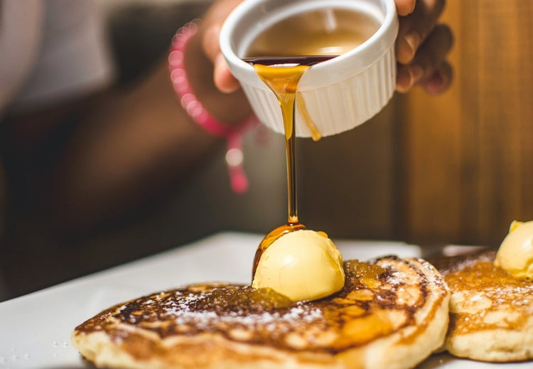 Maple Syrup VS Honey What's the difference? theskinnyfoodco