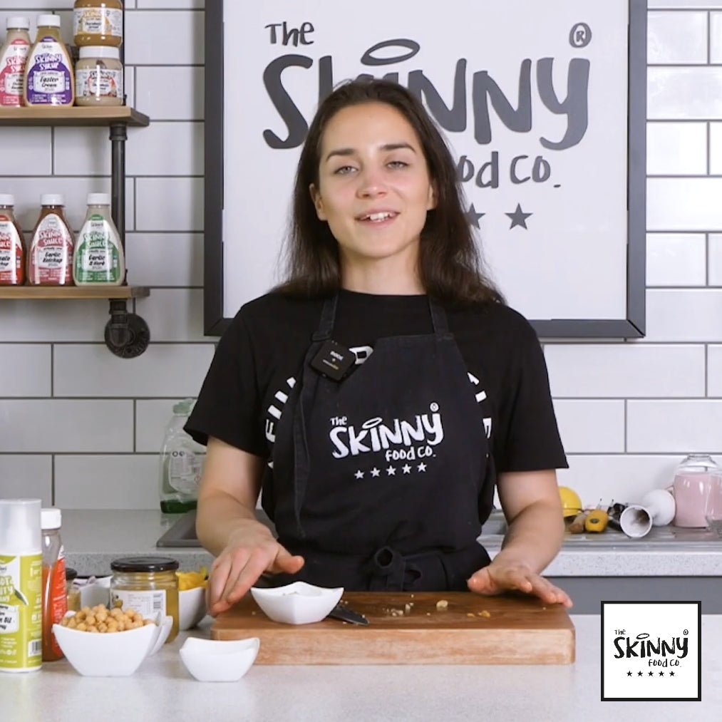 Skinny Food Co XV's Kitchen: Dorsz w płatkach z ciecierzycy Sriracha, odc. 2 - theskinnyfoodco