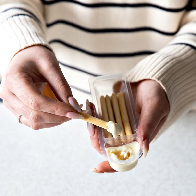 Chocaholic White Chocolate Flavour Snack Pot Case - 15 x 22g - theskinnyfoodco