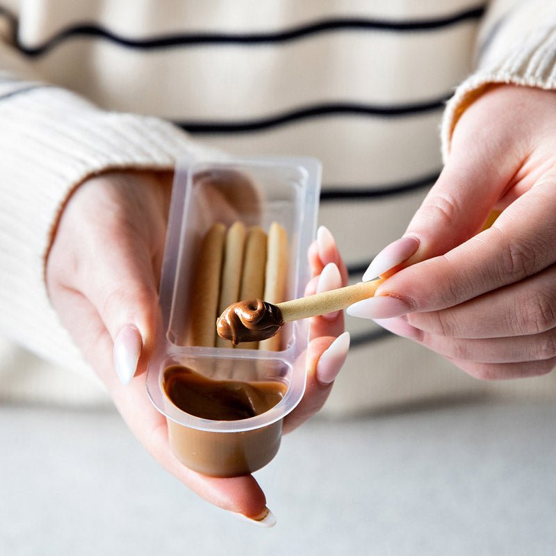 Skinny Chocolate Hazelnut Chocaholic Snack Pot Case - 15 x 22g - theskinnyfoodco